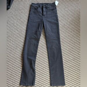 Good American Woman’s black Straight Jeans